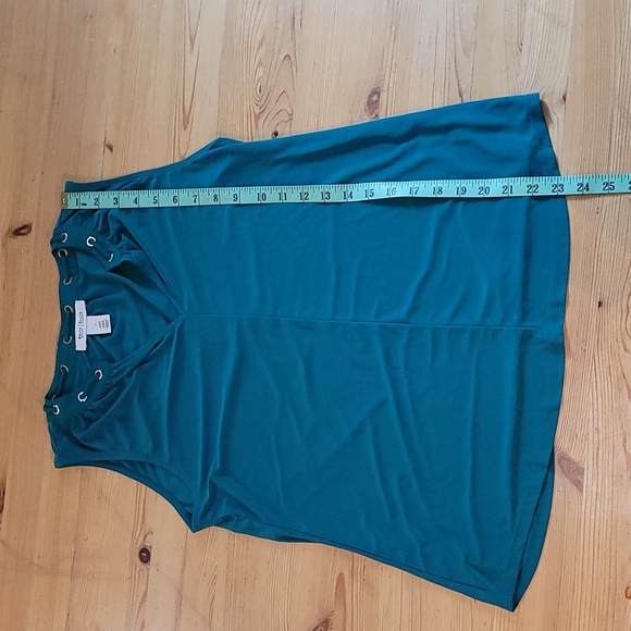 Sleeveless teal White House Black Market v-neck grommet detail tank top - Picture 4 of 7